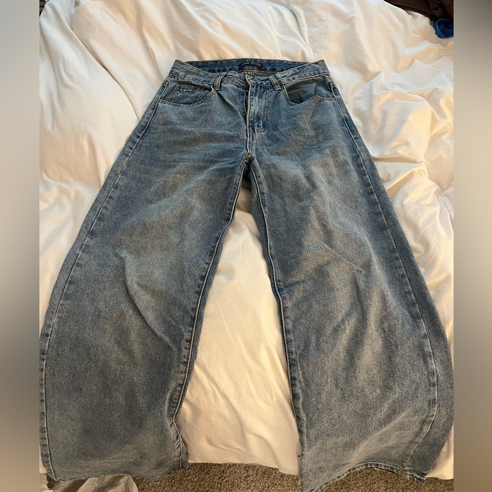 Wide leg jeans